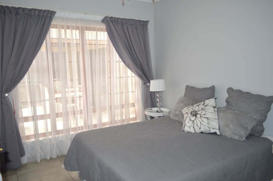 3 Bedroom Property for Sale in Flamwood North West